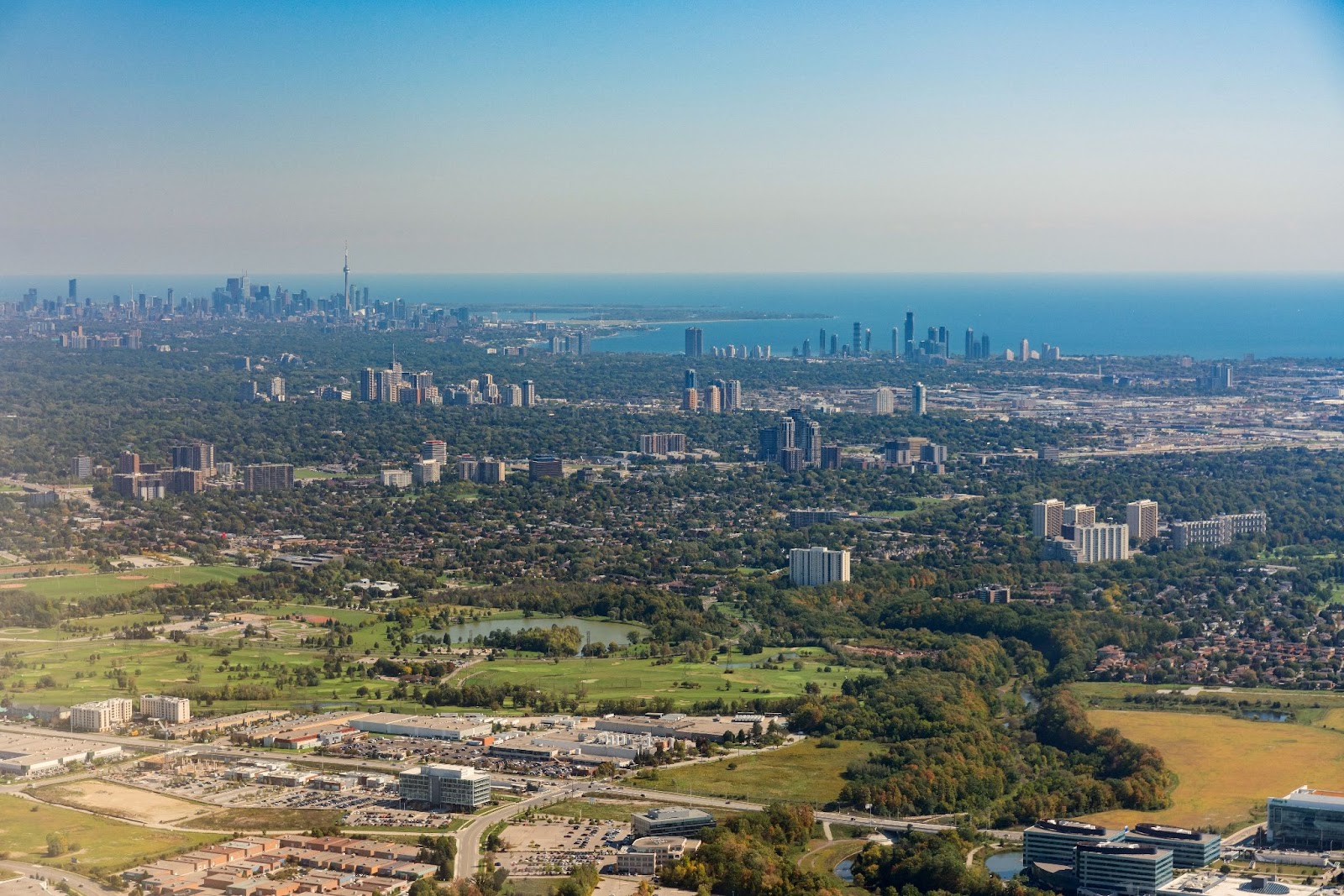 Why invest in commercial real estate in Toronto?