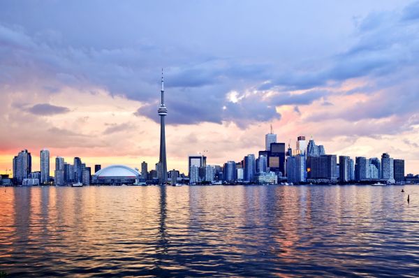 Toronto skyline at sunset - toronto stock videos & royalty-free footage.